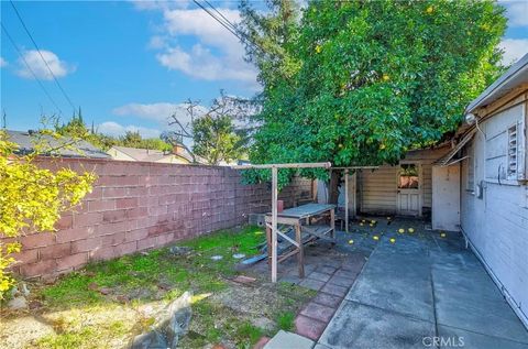 Tiny photo for 4646 Farmdale Avenue, North Hollywood, CA 91602 (MLS # SB25255365)