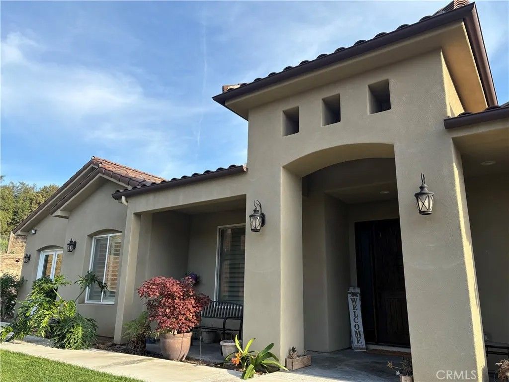 Photo of 250 Mount Rushmore Dr, Norco, CA 92860 (MLS # IG26067336)