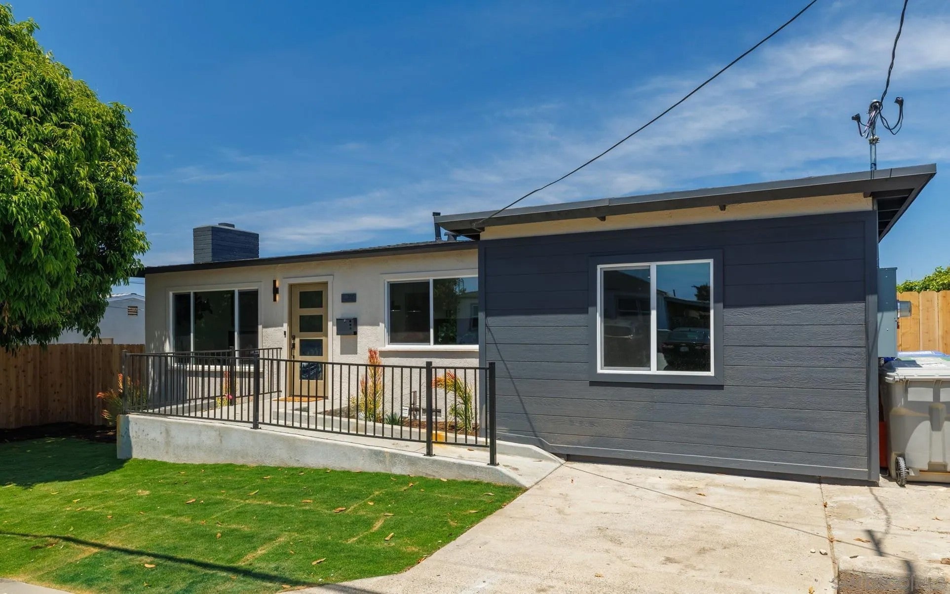 866 Merlin Dr