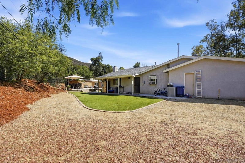 1315 Hillcrest Dr