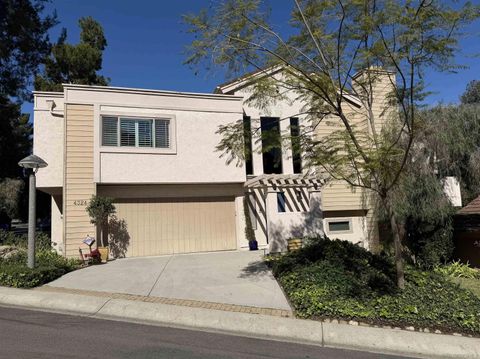 Photo of 4324 Caminito de la Escena, San Diego, CA 92108 (MLS # 260004545)