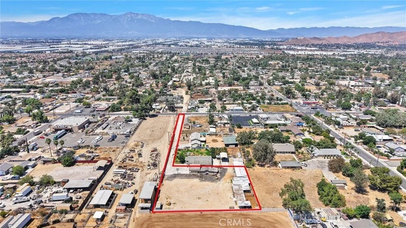 8082 Jurupa Valley