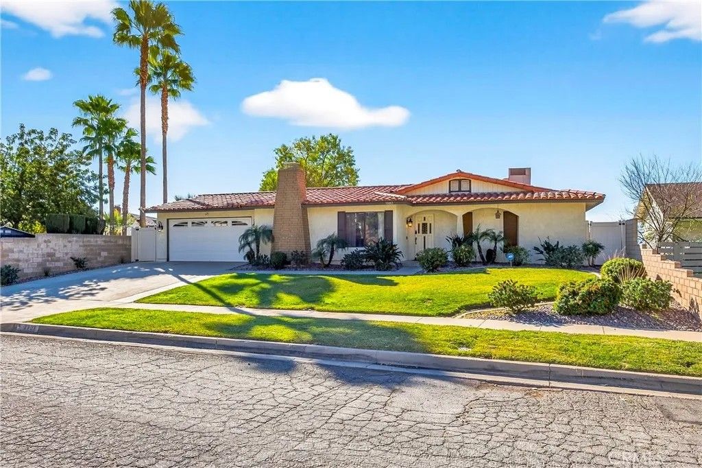 Photo of 3803 28th, Highlands, CA 92346 (MLS # SW26008321)