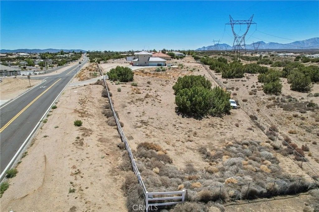 Photo of 8294 Aster Road, Oak Hills, CA 92344 (MLS # CV26081228)