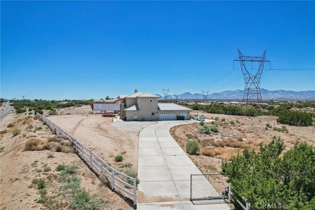 Photo of 8294 Aster Road, Oak Hills, CA 92344 (MLS # CV26081228)