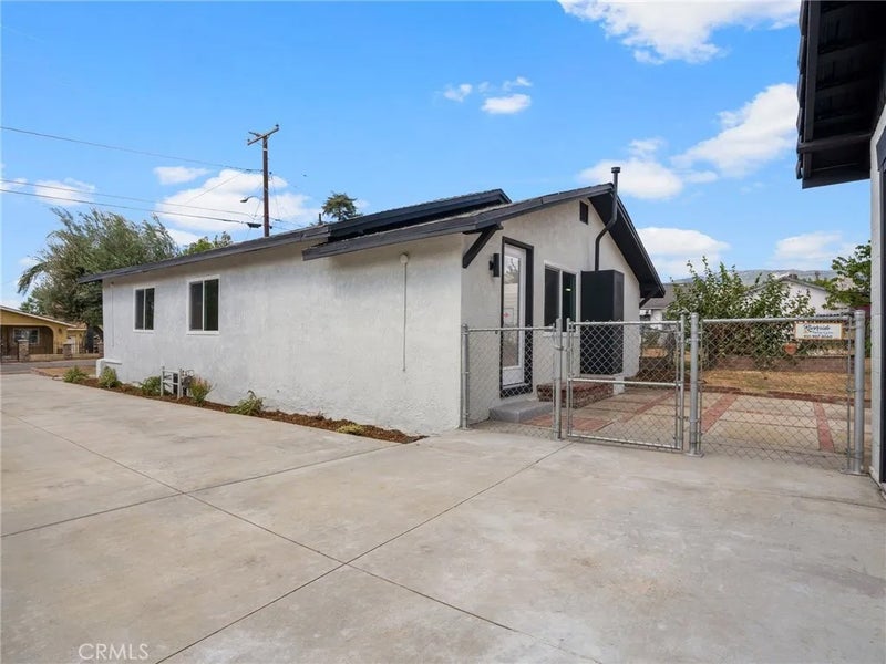 7121 Vine