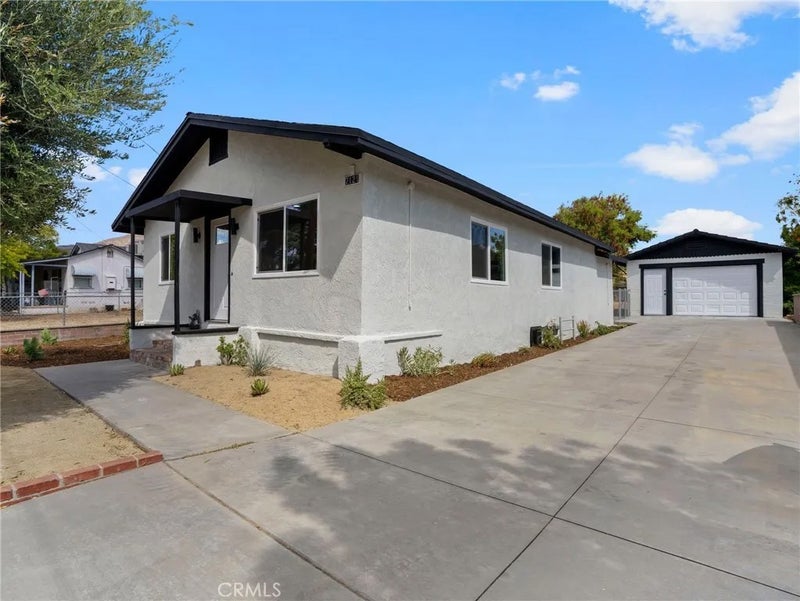 7121 Vine