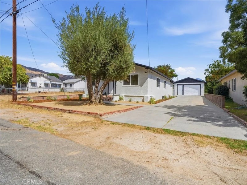 7121 Vine
