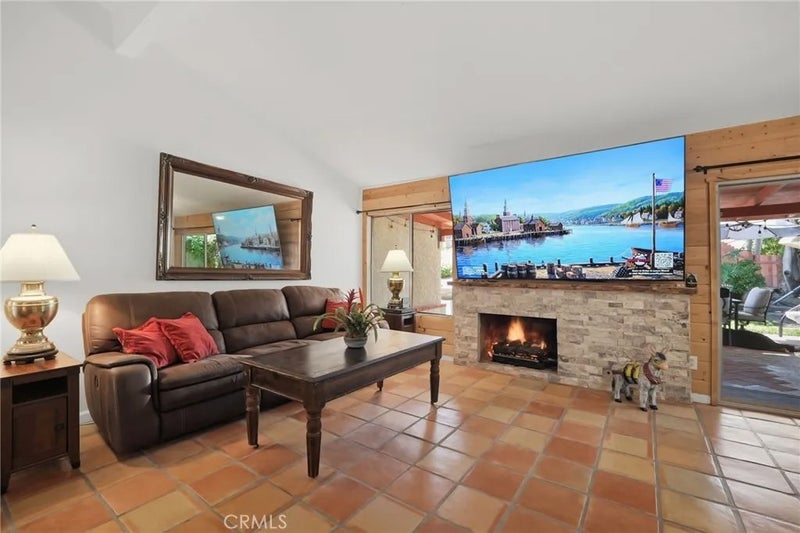 31092 Calle Santa Rosalia