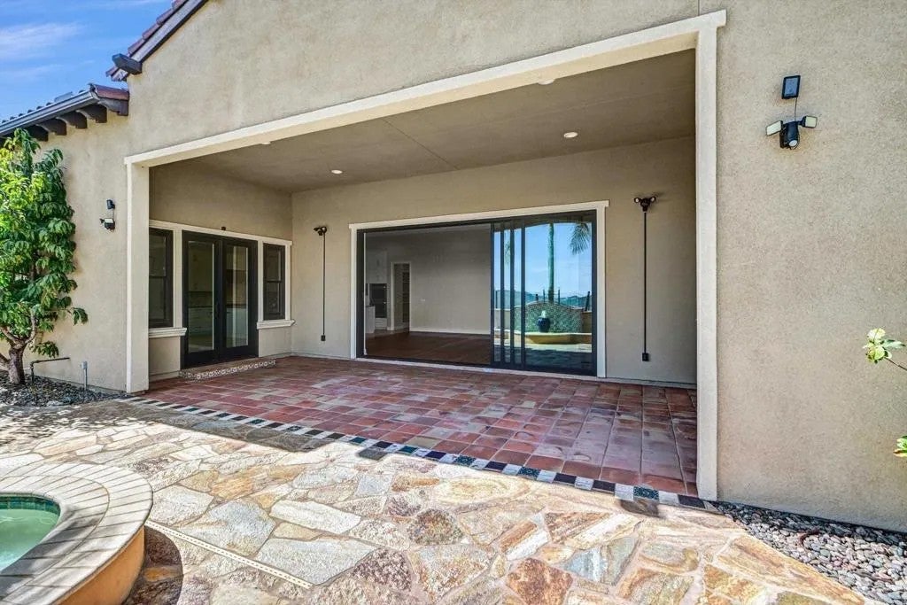 2571 Glasgow Drive