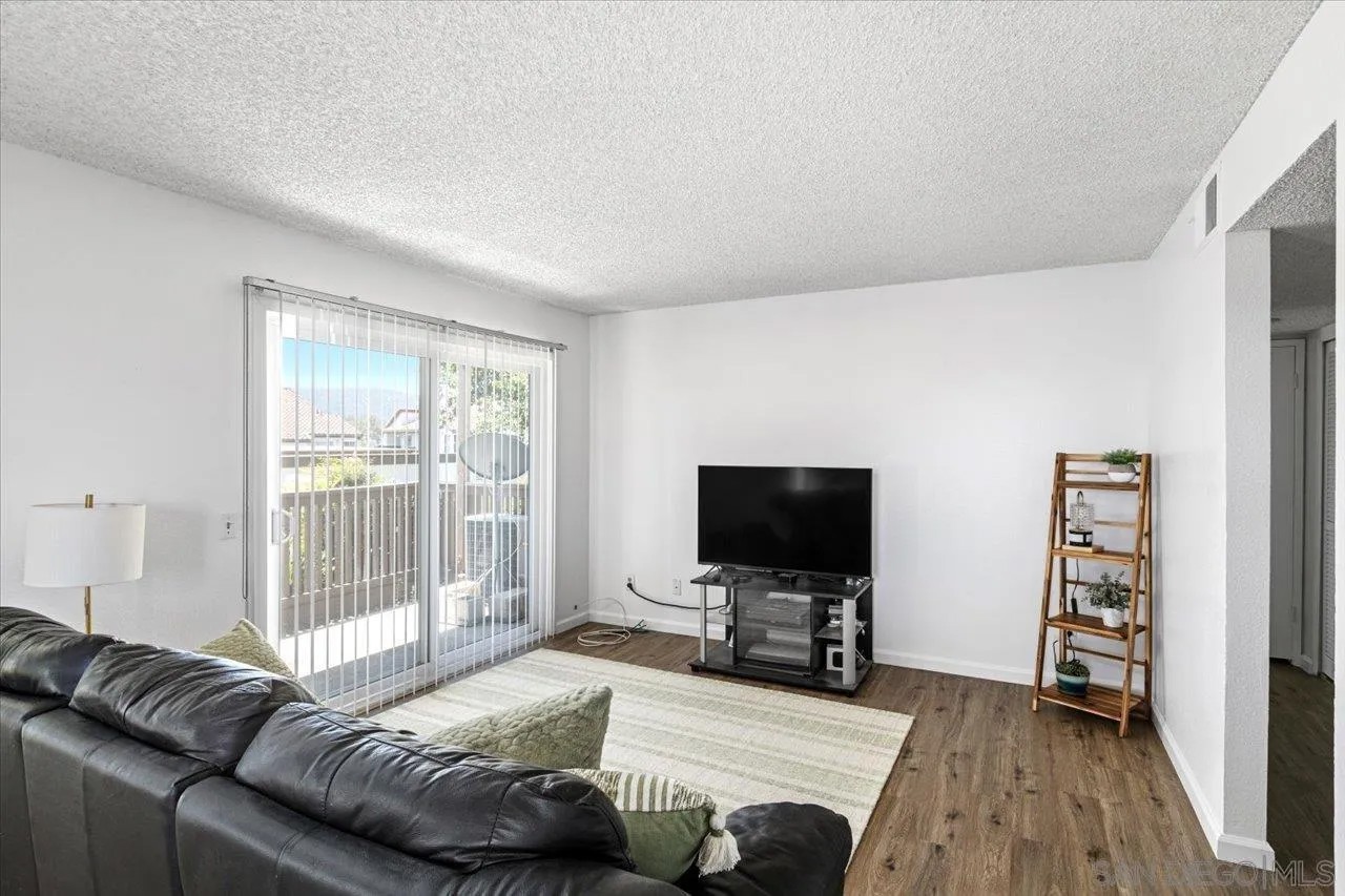 868 S Rancho Santa Fe A