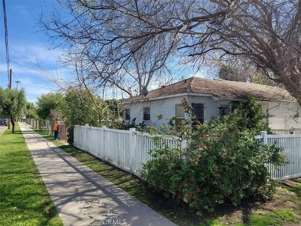 Photo of 1091 N Pershing Ave, San Bernardino, CA 92410 (MLS # IG26062080)