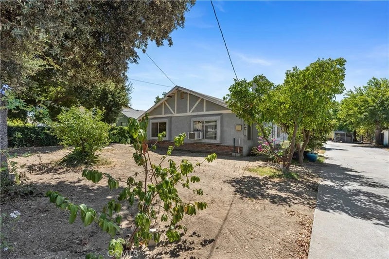 523 W Locust Street