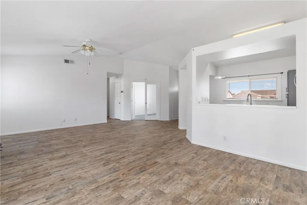 1049 Barrington