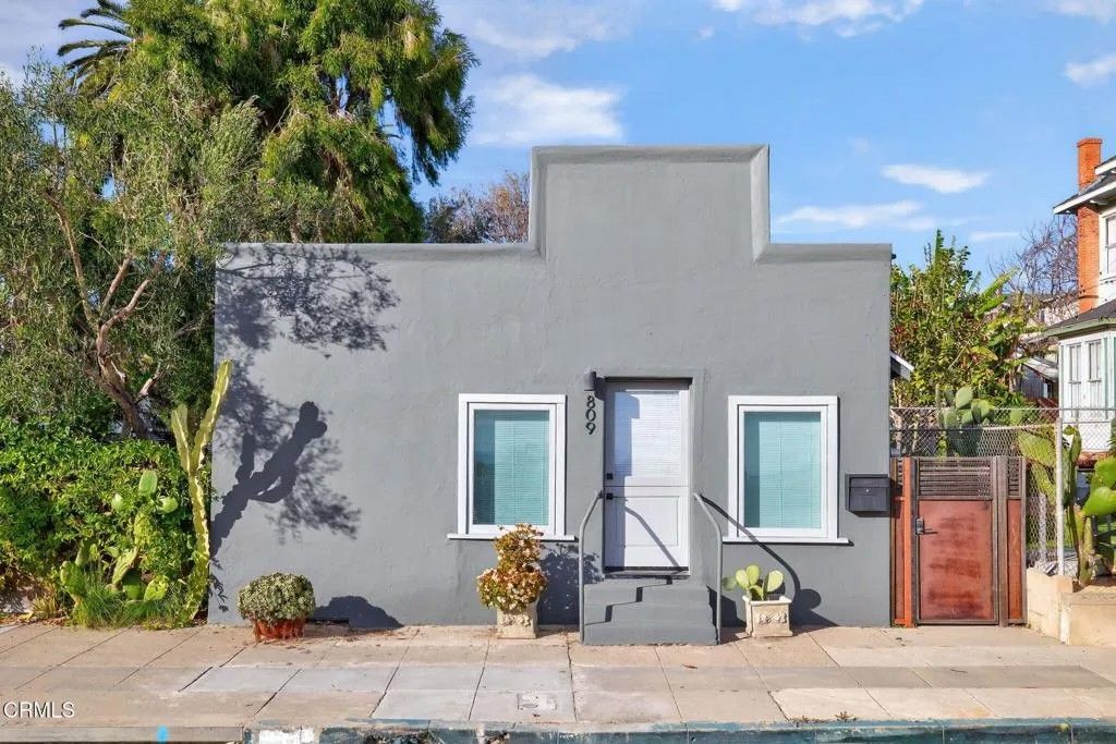 Photo of 809 E Front Street, Ventura, CA 93001 (MLS # V1-34793)