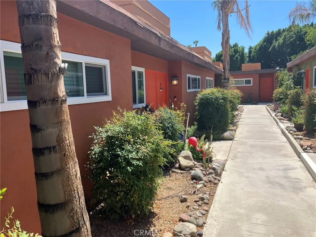 495 E Twin Palms Drive
