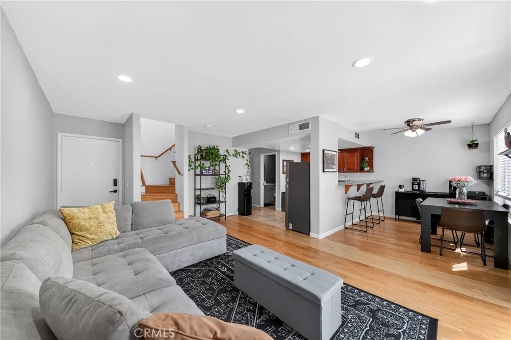 1215 N San Gabriel