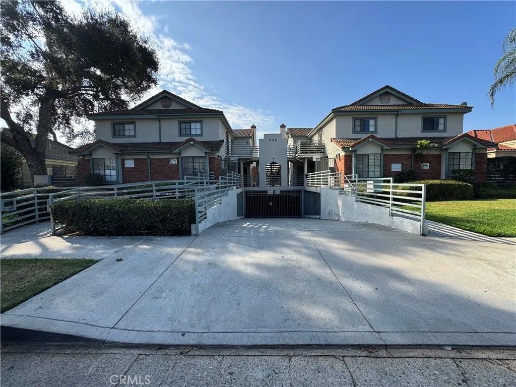 Photo of 222 W Dexter St, Covina, CA 91723 (MLS # CV25281089)