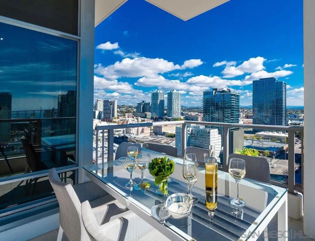 Photo of 575 6th Ave #1603, San Diego, CA 92101 (MLS # 250045601)