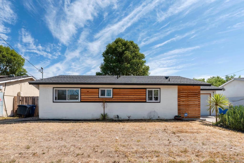 Photo of 744 Begonia St, Escondido, CA 92027 (MLS # 260020354)