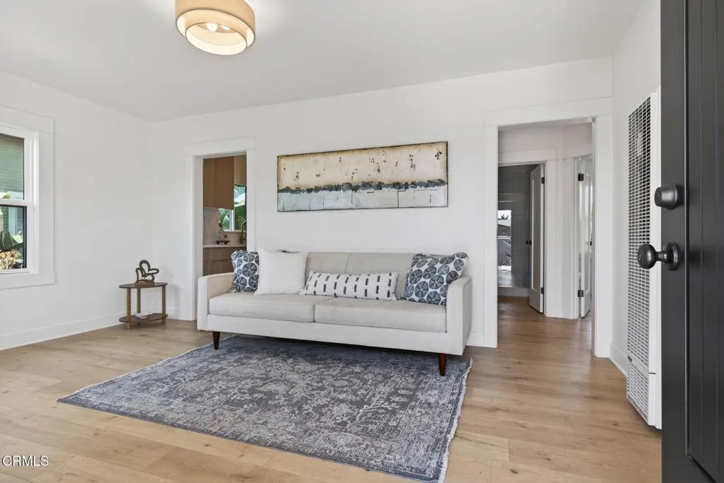 325 W Mission Avenue