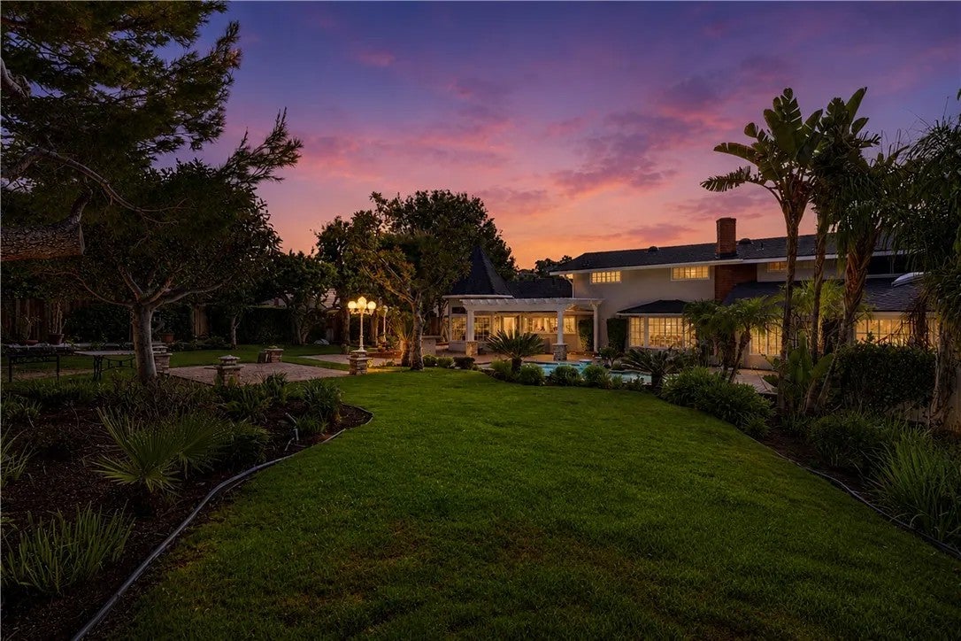 9761 Eastwood