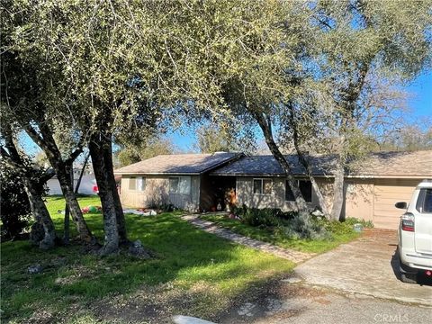Photo of 47945 Klamath Ave, Coarsegold, CA 93614 (MLS # FR26056356)