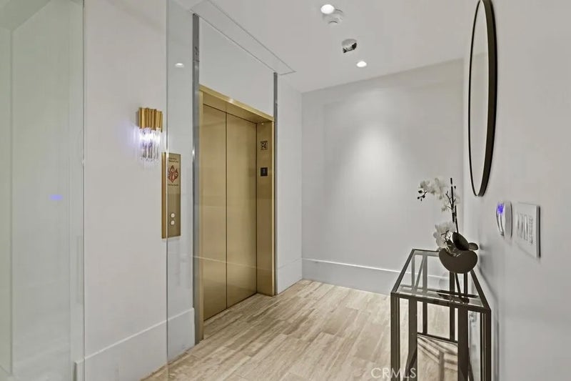 8420 W Sunset Boulevard 108