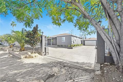 Photo of 11068 Penrose Street, Sun Valley, CA 91352 (MLS # SR26025343)