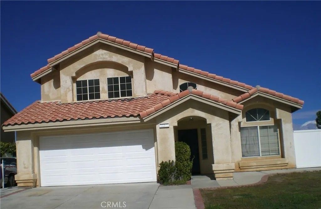 Photo of 12350 Roadrunner Ln, Victorville, CA 92392 (MLS # CV26077308)