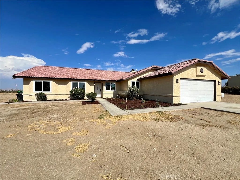 Photo of 13377 Paramount Road, Phelan, CA 92371 (MLS # DW26171674)