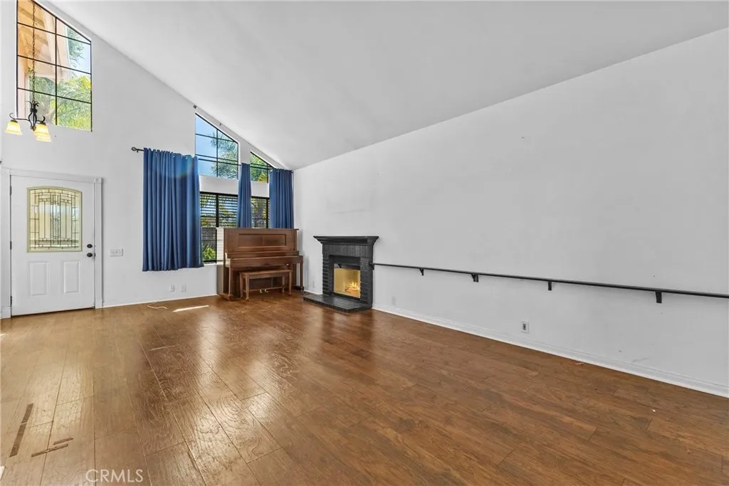 1034 Bridle Path