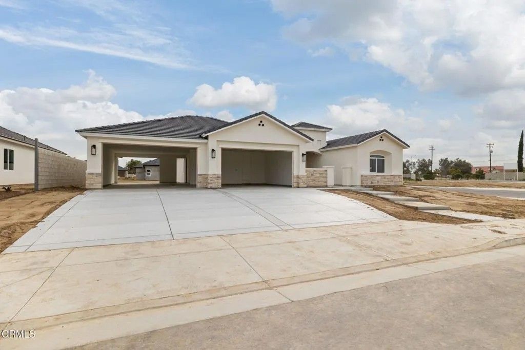 Photo of 13620 Philip Phelps Ave, Bakersfield, CA 93314 (MLS # V1-34650)