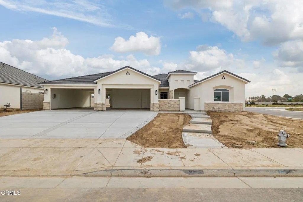 Photo of 13620 Philip Phelps Ave, Bakersfield, CA 93314 (MLS # V1-34650)