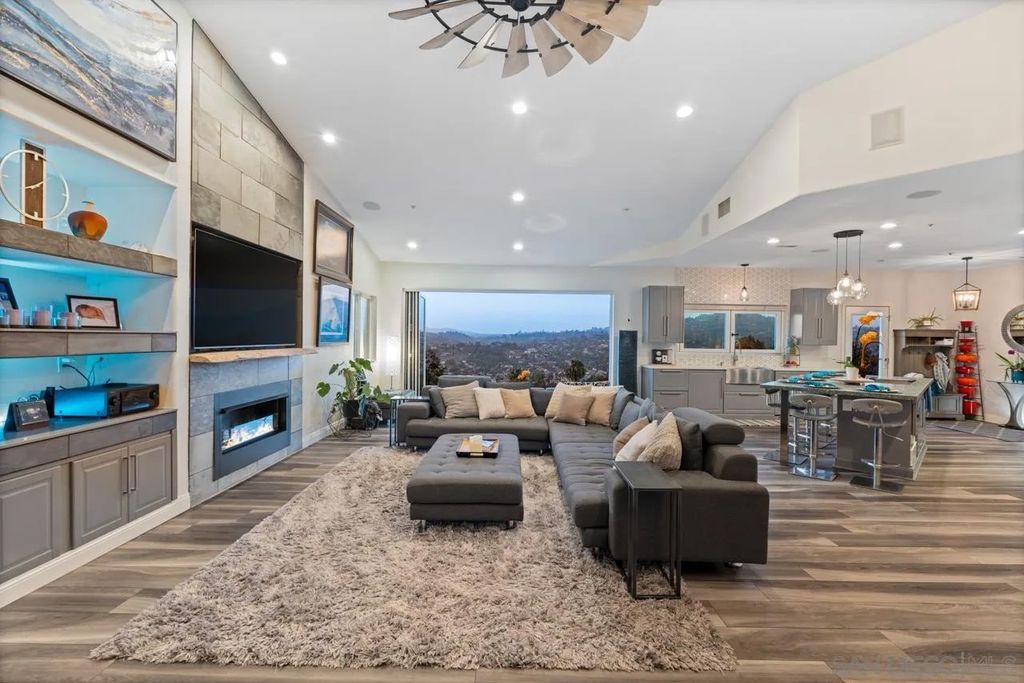 Photo of 9420 Crest Drive, Spring Valley, CA 91977 (MLS # 250031497)