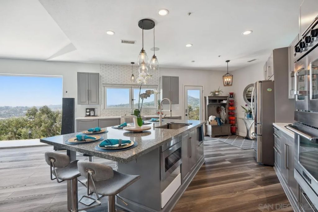 Photo of 9420 Crest Drive, Spring Valley, CA 91977 (MLS # 250031497)