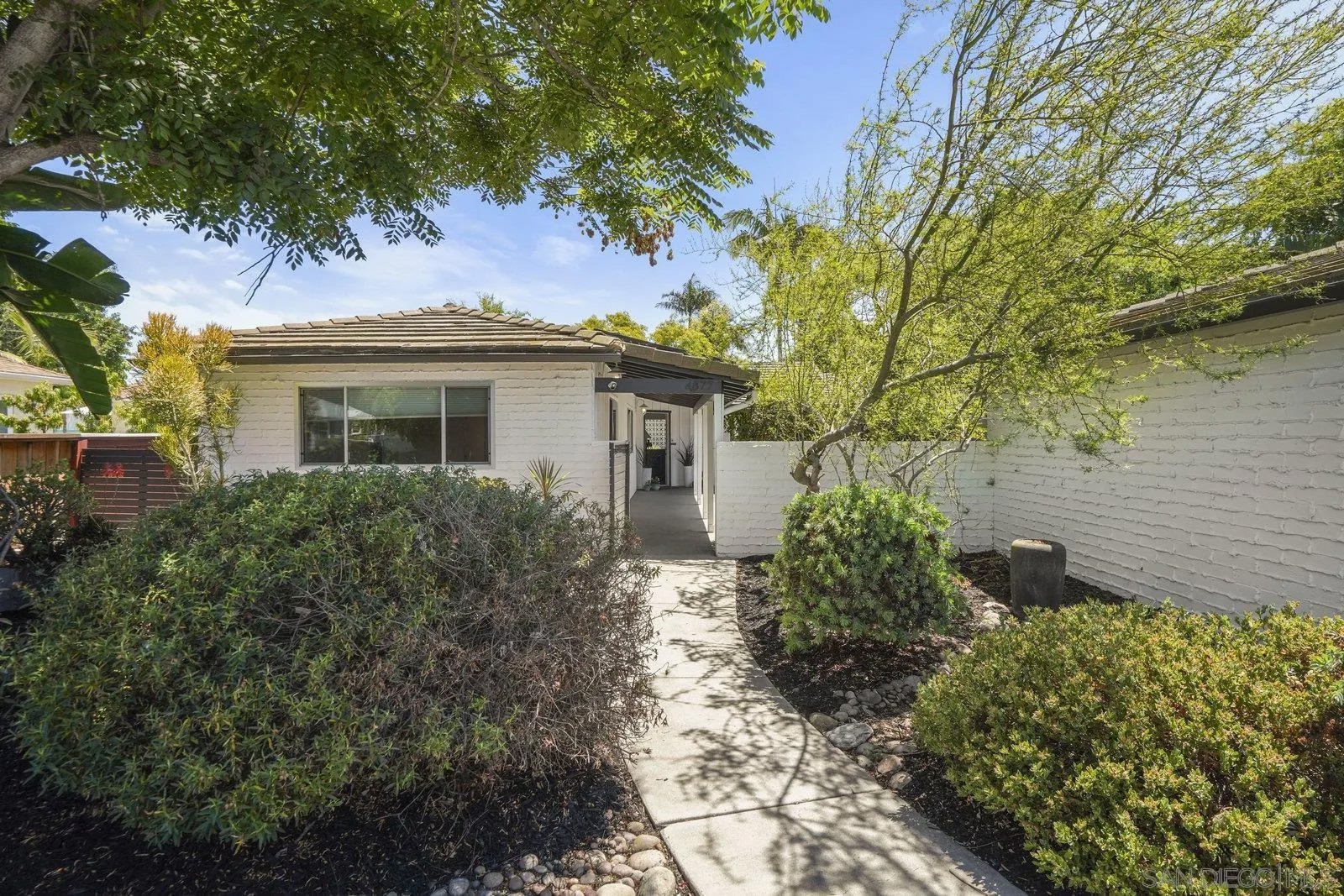 4877 Lorraine Dr