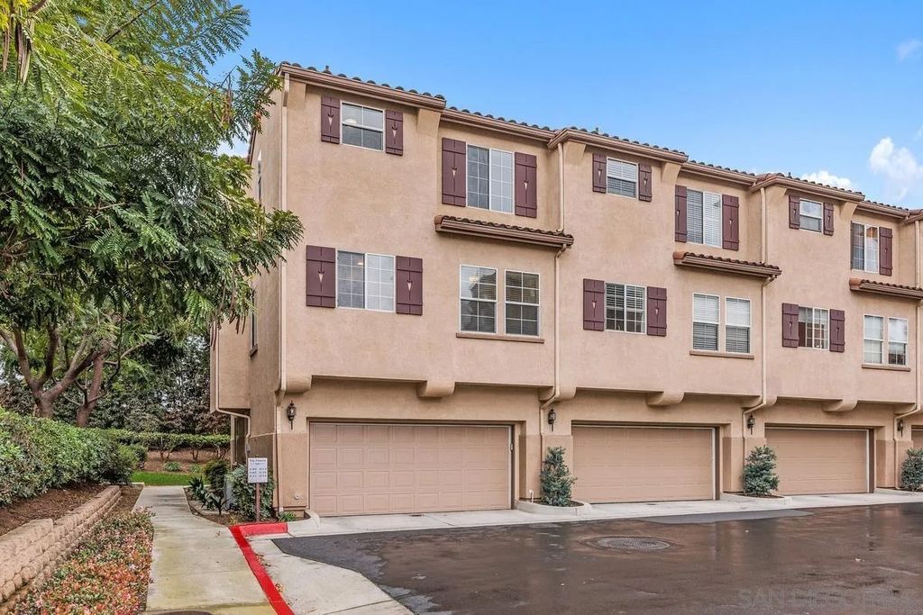 Photo of 3133 Via Puerta, Carlsbad, CA 92009 (MLS # 260003507)