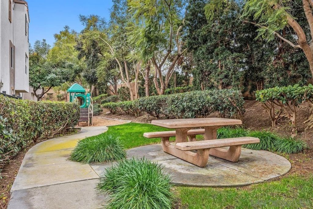 Photo of 3133 Via Puerta, Carlsbad, CA 92009 (MLS # 260003507)