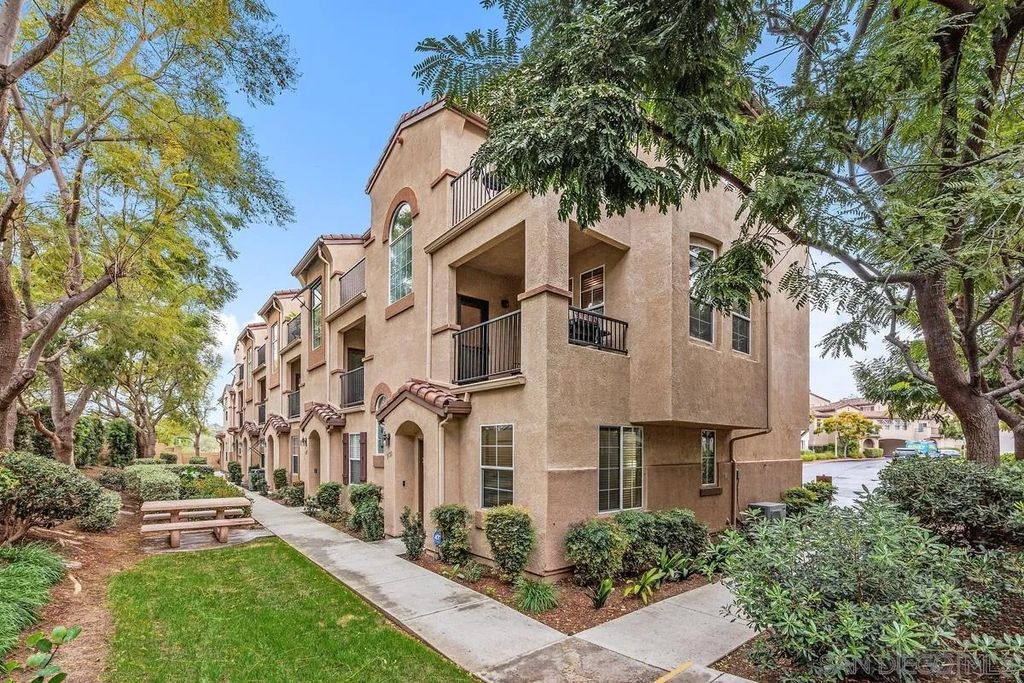 Photo of 3133 Via Puerta, Carlsbad, CA 92009 (MLS # 260003507)