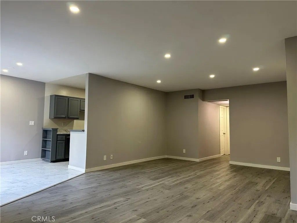 Photo of 5400 Newcastle, Encino, CA 91316 (MLS # SR26085151)
