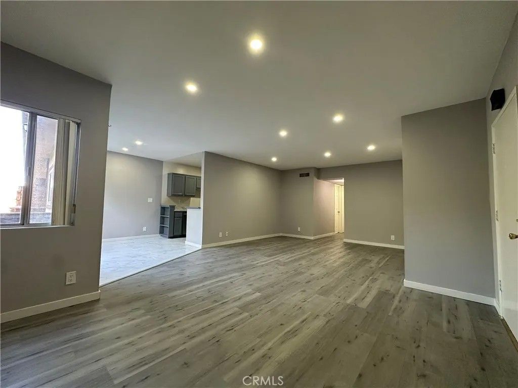 Photo of 5400 Newcastle, Encino, CA 91316 (MLS # SR26085151)