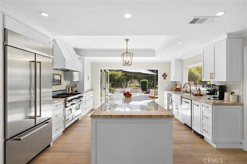 30111 Saddleridge
