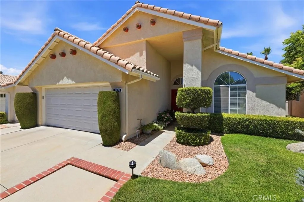 5831 Oakmont