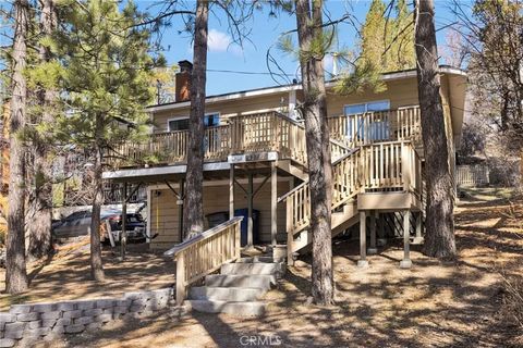 Photo of 42792 Conifer Drive, Big Bear Lake, CA 92315 (MLS # HD26050900)