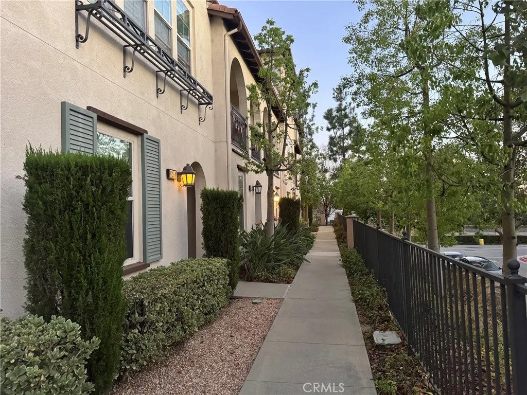 821 E Cassia E