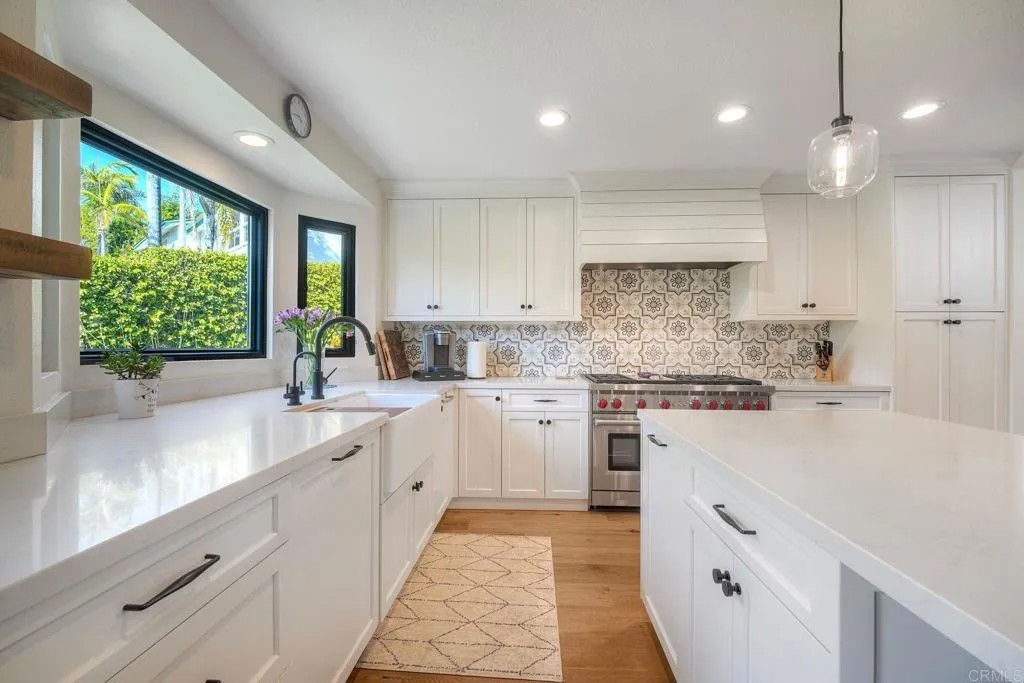 1011 Monterey Vista Way