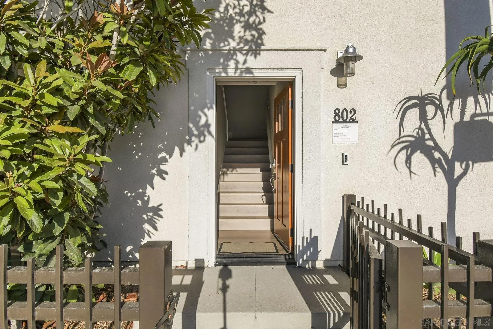 802 Santa Barbara Pl