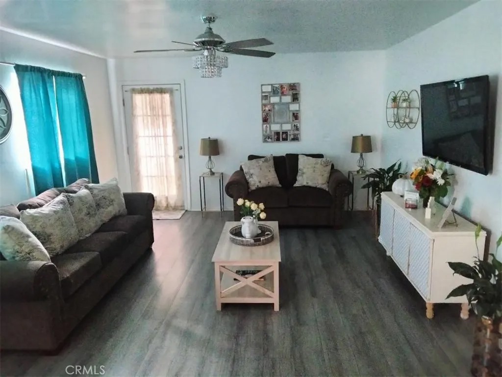 1407 E 50th Street