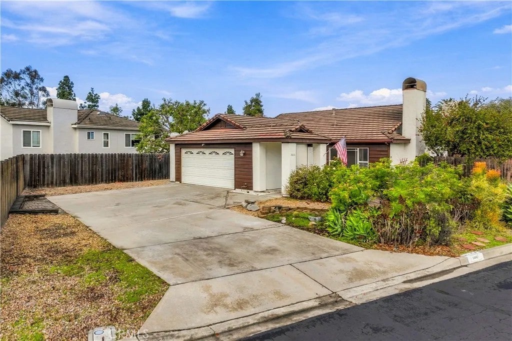 Photo of 1666 Appaloosa WAY, Oceanside, CA 92057 (MLS # SW26192508)